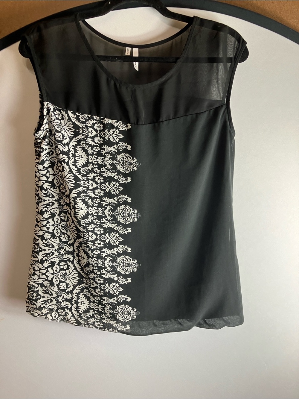 Black & White Sleeveless Printed Sheer Yoke Top - Picture 8 of 8